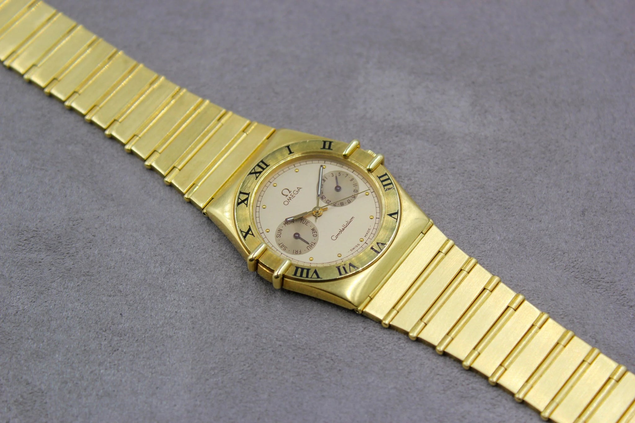 Omega constellation date best sale